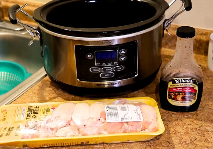 2 Ingredient Crockpot Chicken Wings Ingredients